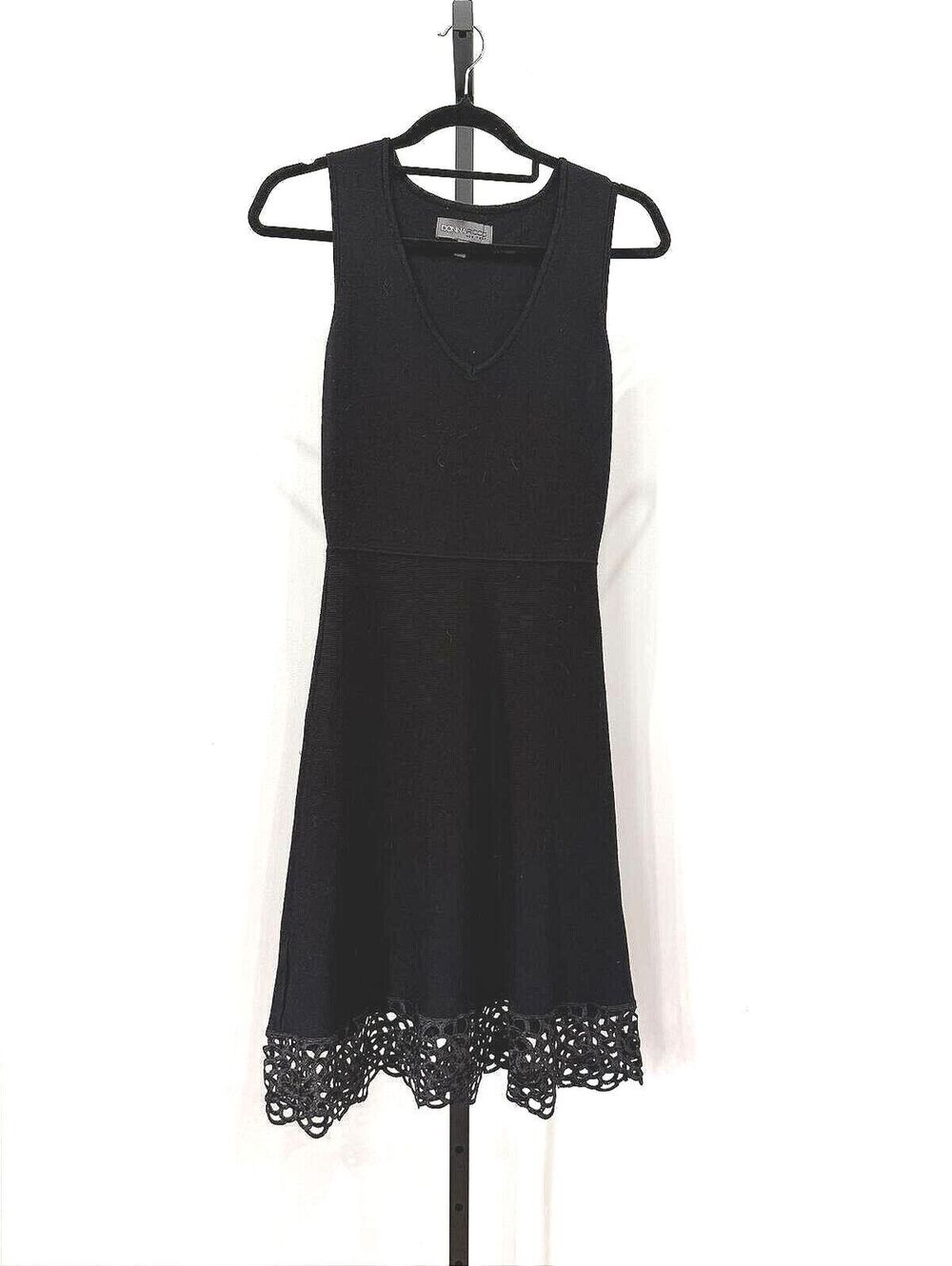 Donna Ricco New York Size Small  Black Sleeveless Dress with Lace Hem